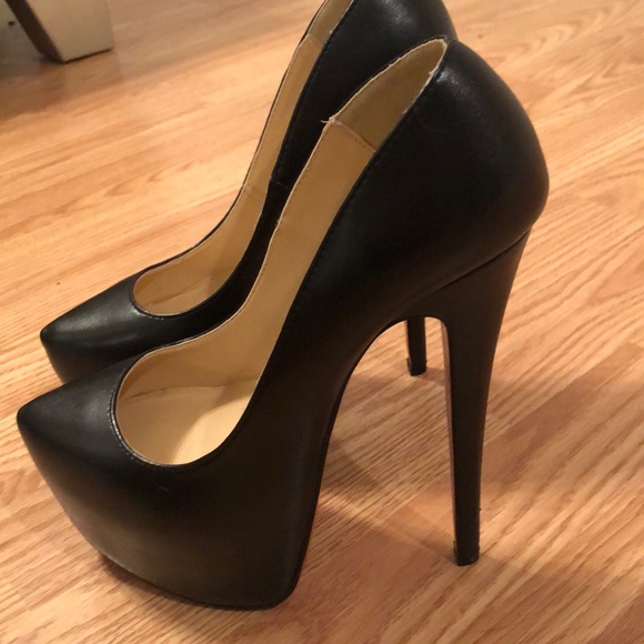 Christian Louboutin daffodile pumps - Picture 5 of 5